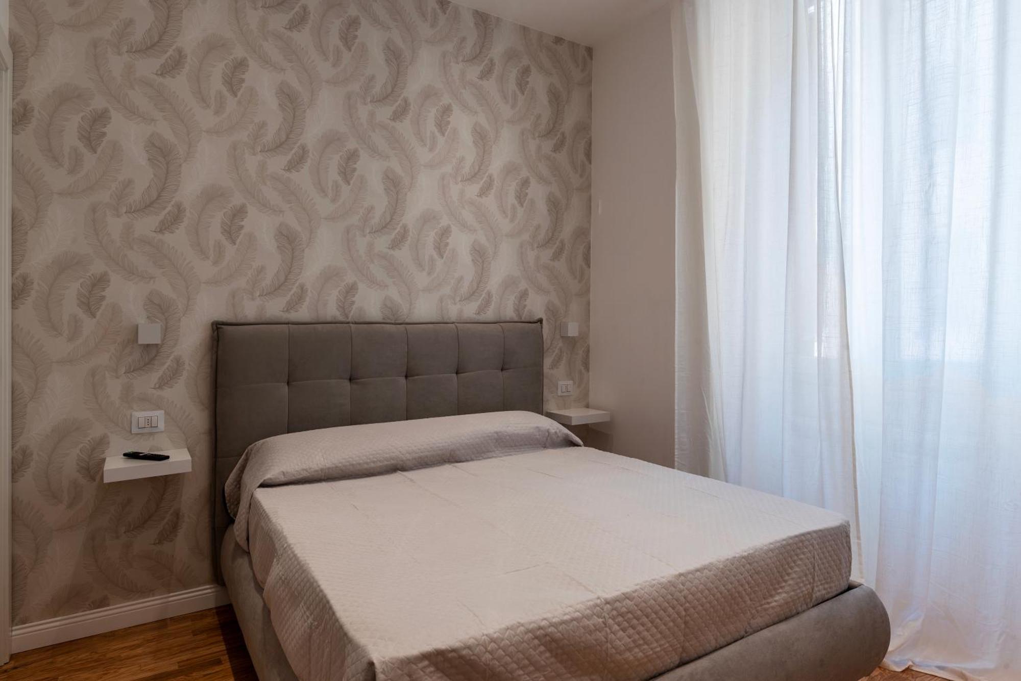 Rome Huge & Cozy Apartment ภายนอก รูปภาพ